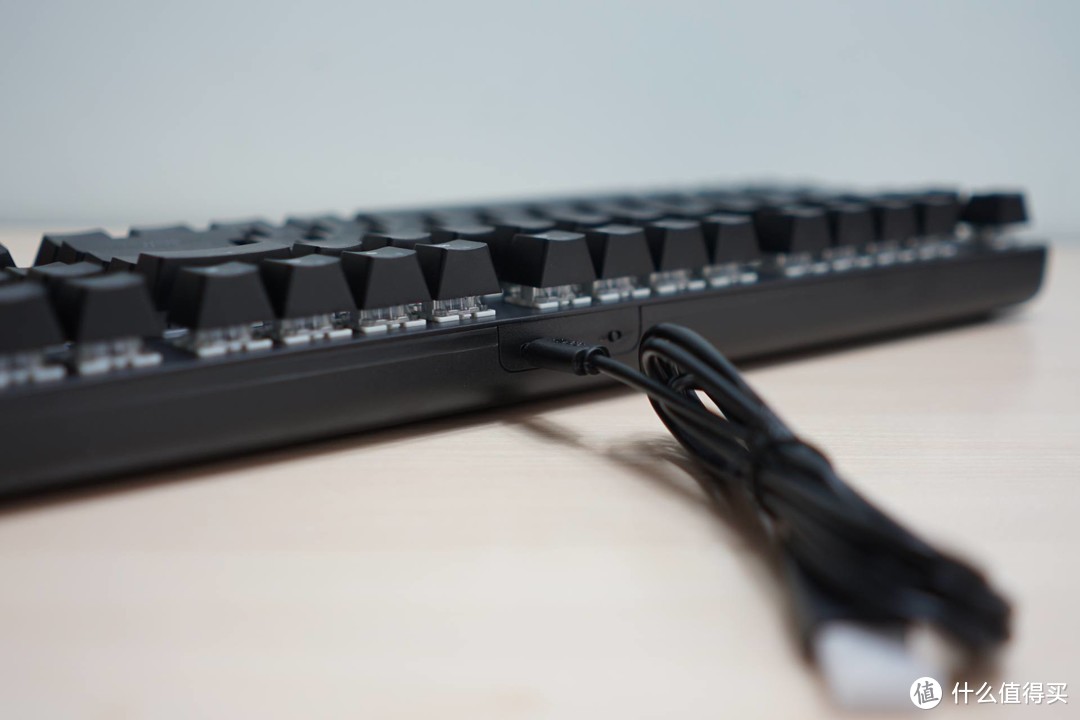 雷柏V500 PRO-87无线多模机械键盘：游戏/办公兼备