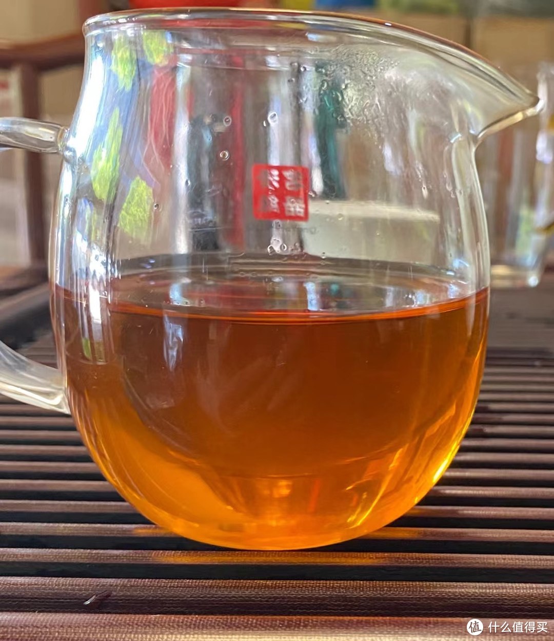 红茶 金牡丹小种红茶，自然蜜桃香，清香型、花果香，条索纤细，水蜜桃香馥郁，自然甘甜度高，回味无穷