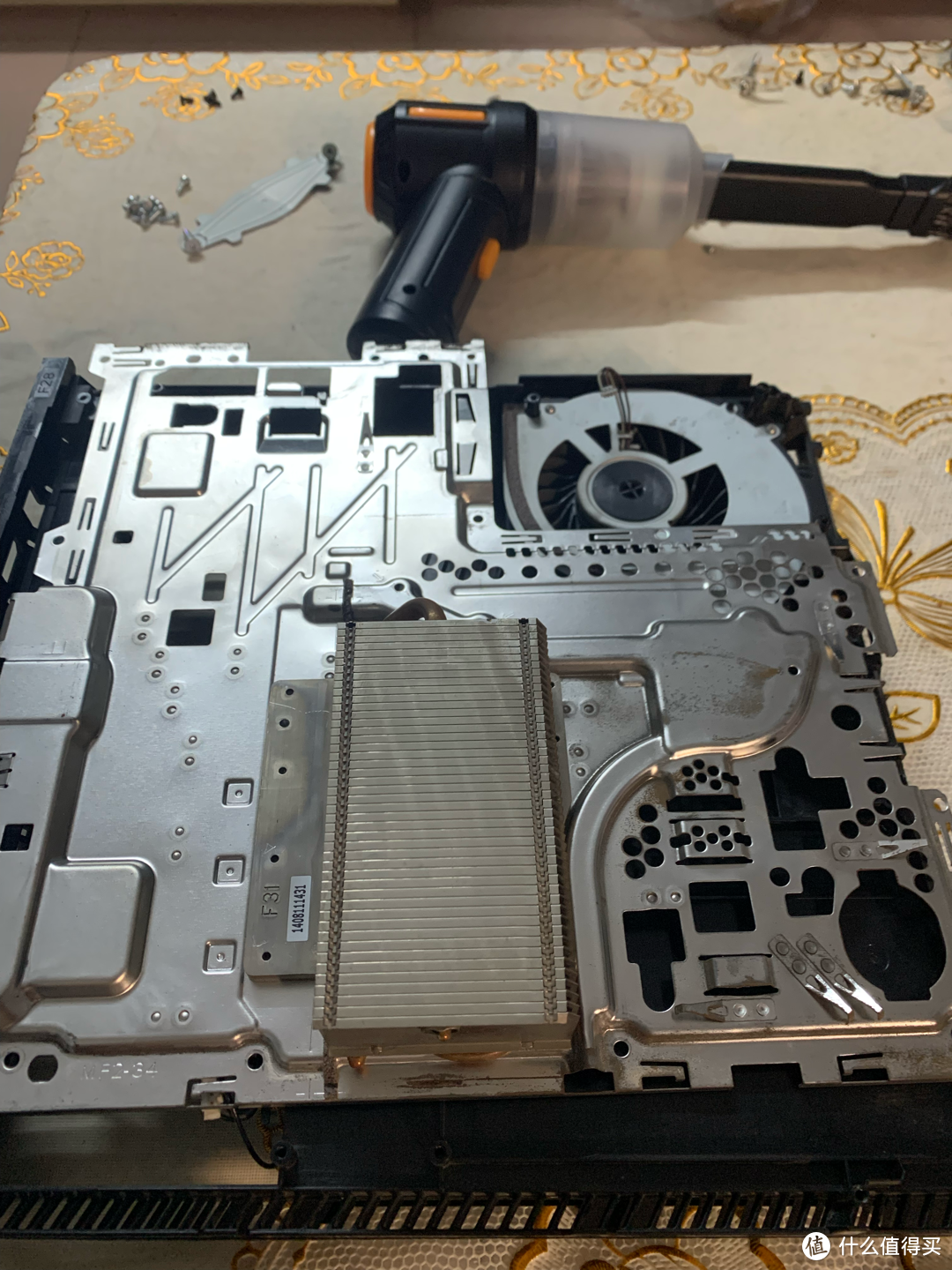 如无意外，这台PS4应该是第一次也是最后一次拆机清灰换硅脂了！