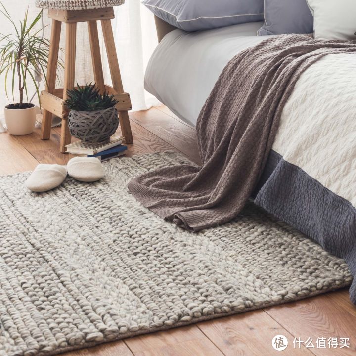 客厅想铺地毯怎么选合适的尺寸？