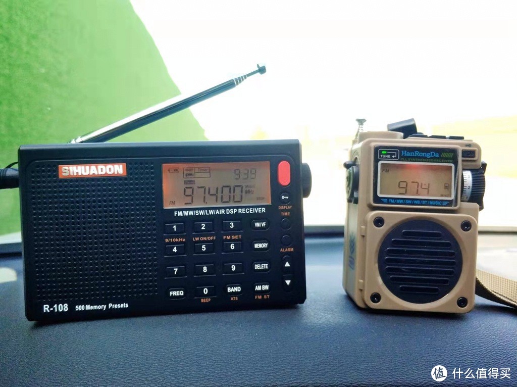 又买了个小收音机——斯华东R108