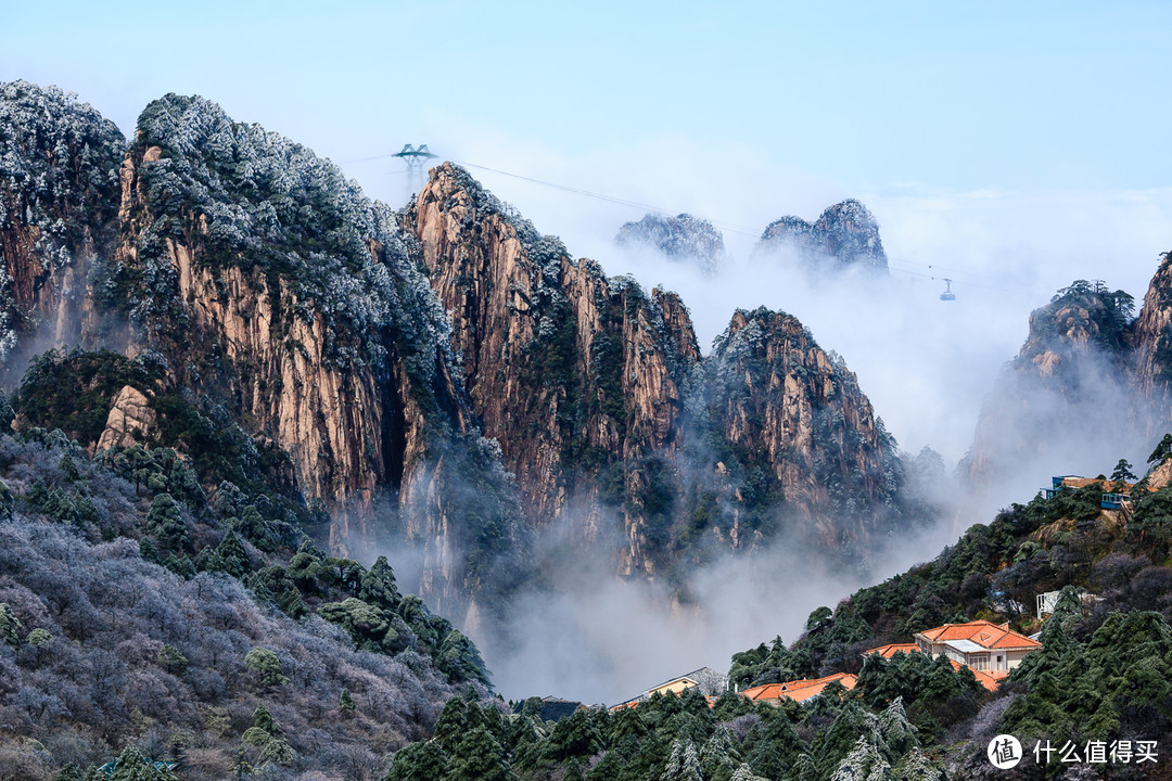 人间四月天，冰雪下的黄山奇景