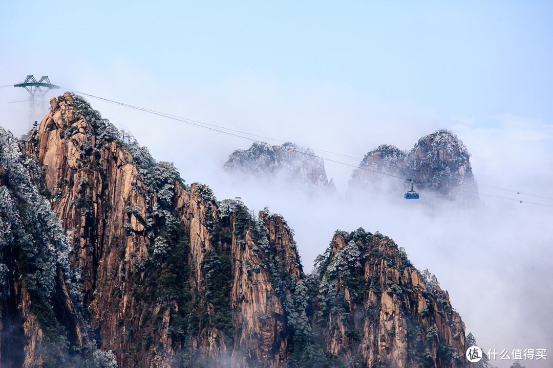 人间四月天，冰雪下的黄山奇景