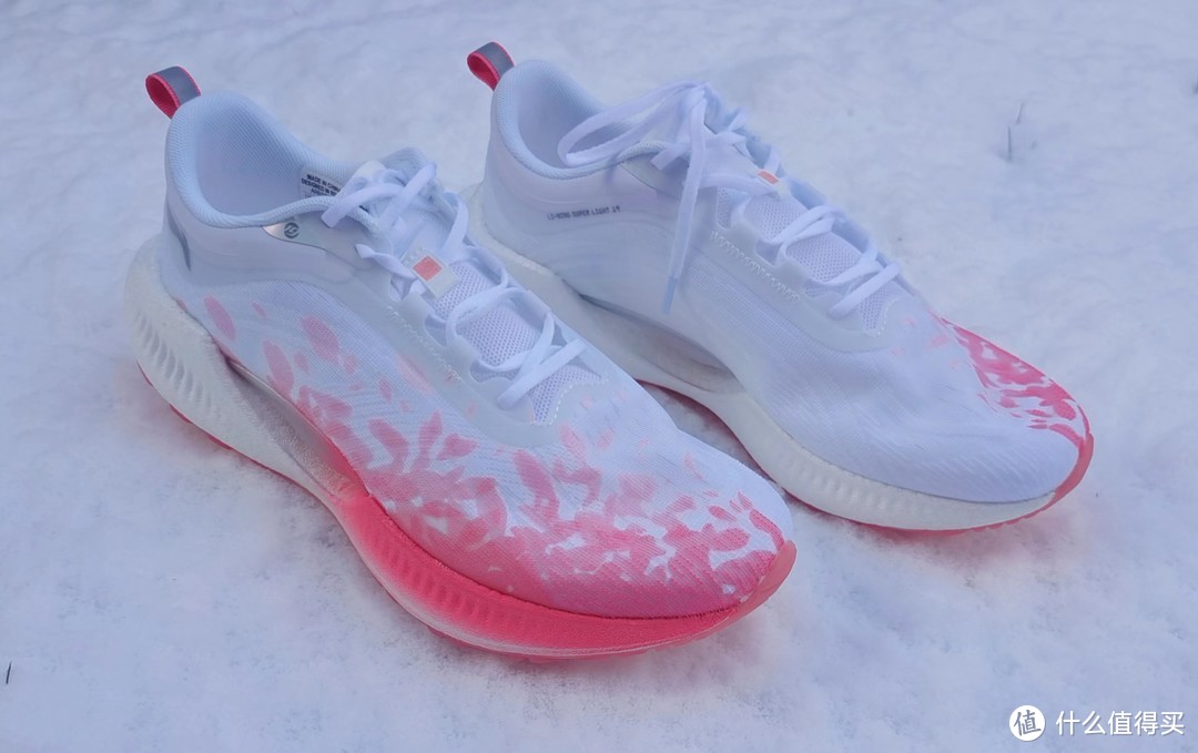 高颜值新品李宁超轻19专业跑鞋美到不舍得上脚