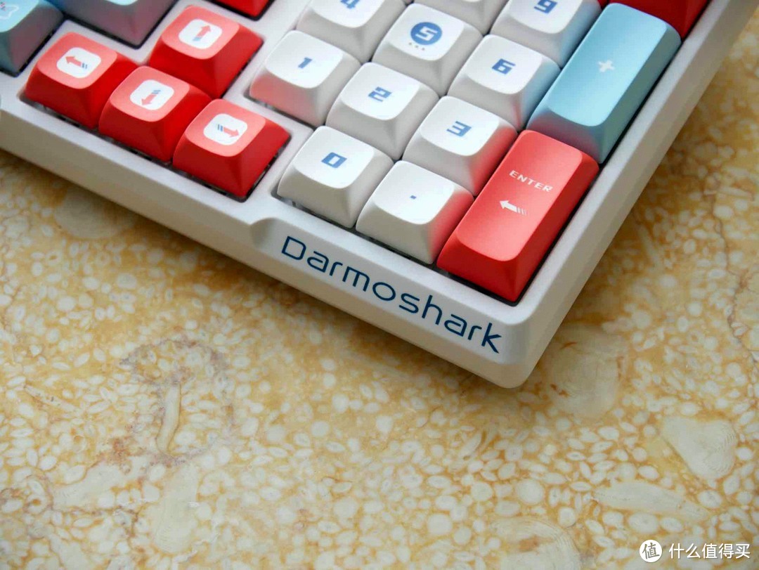 颜值即正义——达摩鲨K7 pro三模机械键盘赛车版