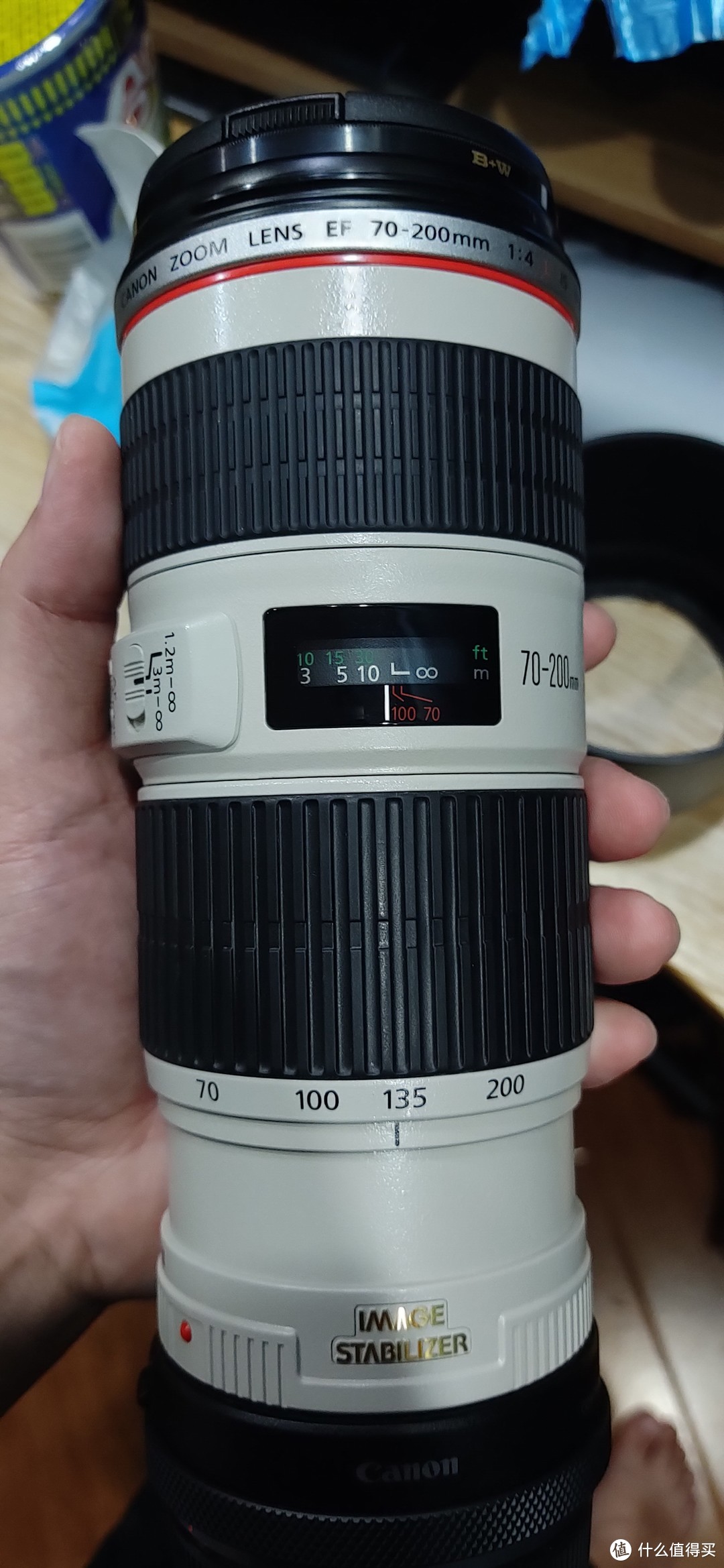 EF70-200 F4 IS 我喜欢的爱死小小白，我唯一的红圈，色彩很舒服，3000-3500闲鱼价，这个水深，但也好判断，而2.8太老太重，水更深。