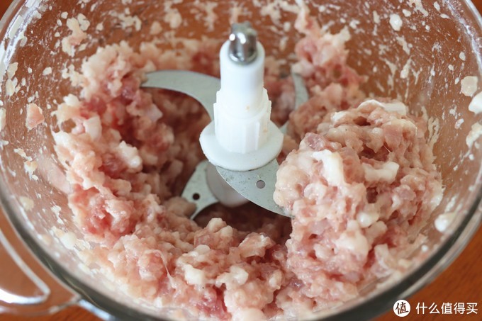 几十元、百元、两百元的绞肉机差别在哪？家用绞肉机选购需要注意哪些要素？