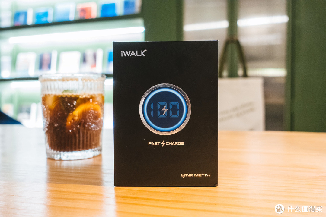这个口红大小的充电宝帮你缓解iPhone的电池焦虑——iWALK口袋宝Pro评测