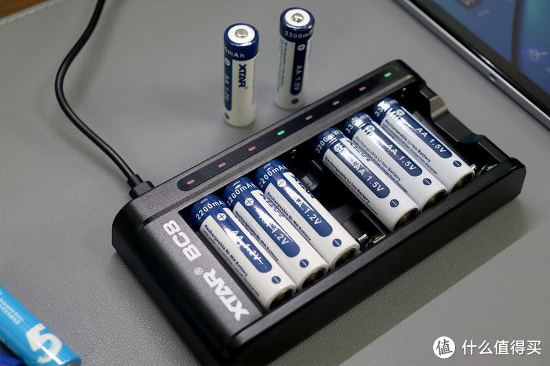 对应小米彩虹电池涨价，入手XTAR BC8套装，支持锂电+镍氢8槽混充，说说上手体验
