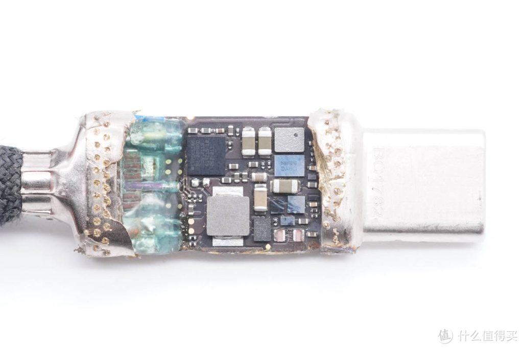 拆解报告：Apple苹果1.8米雷电4 Pro数据线A2734