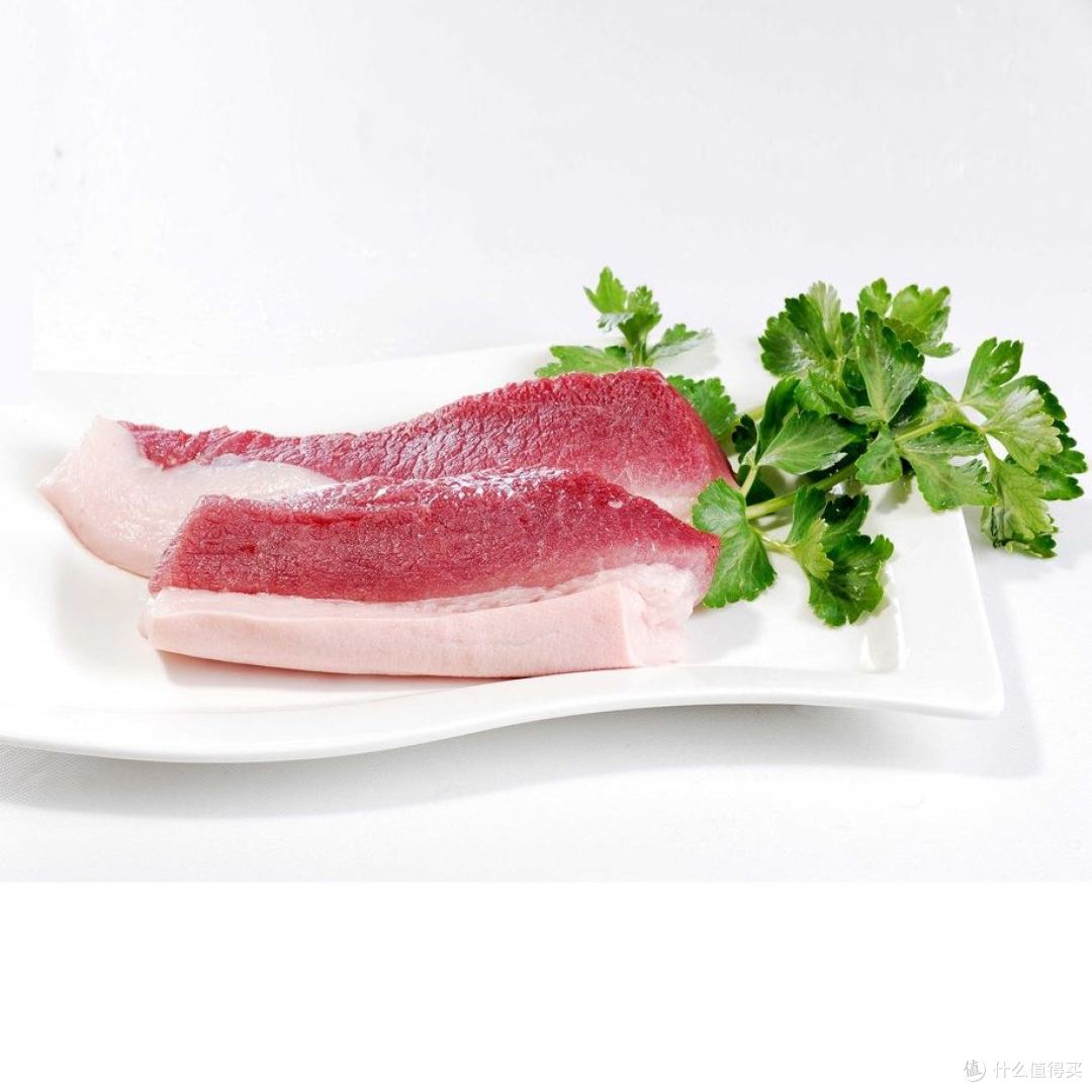 是非常适合制作小炒的一块肉,川菜的回锅肉和湘菜的小炒肉都非常适合