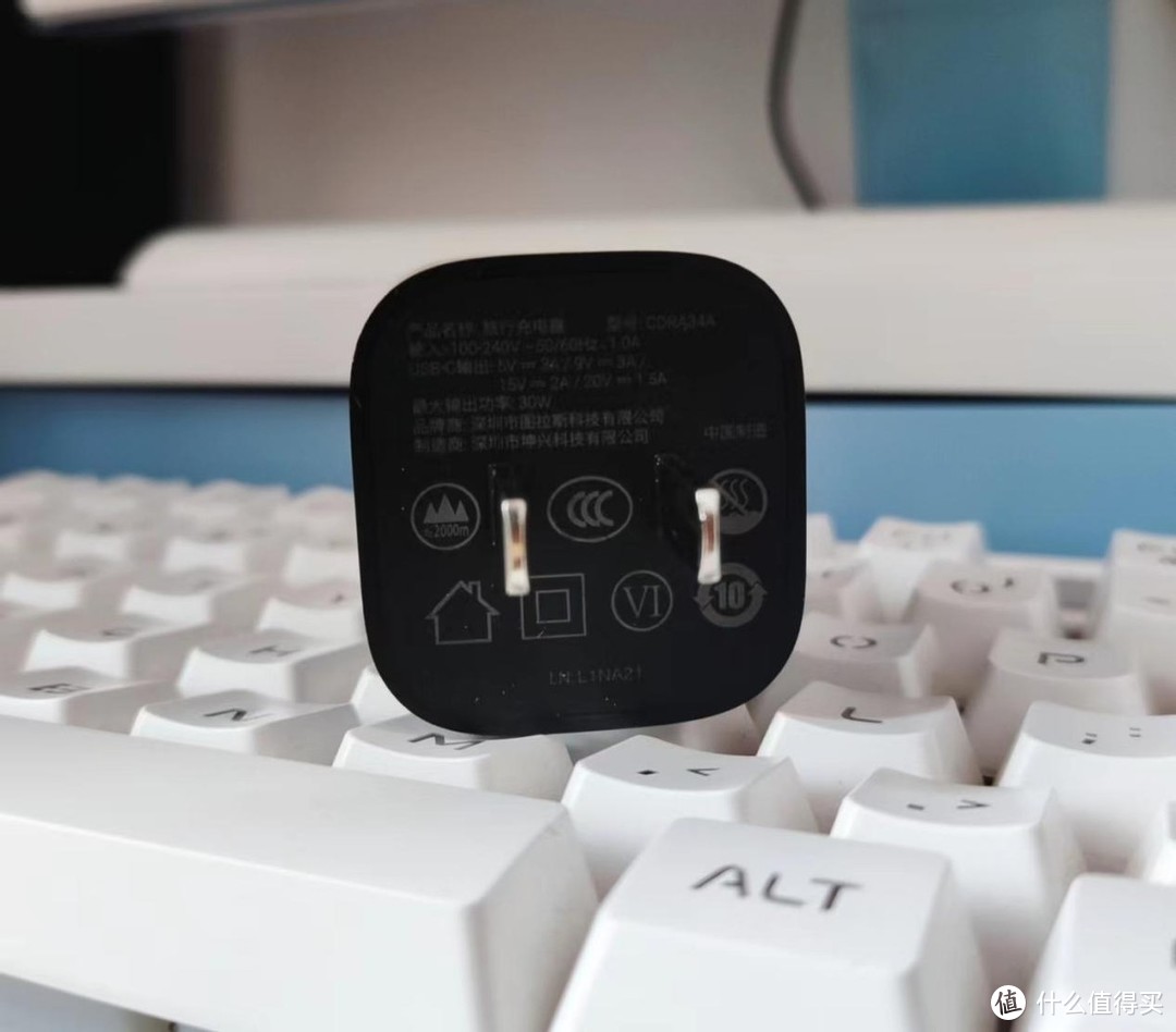 图拉斯小冰块iPhone充电器颜值担当，来自全球4000万用户的信赖