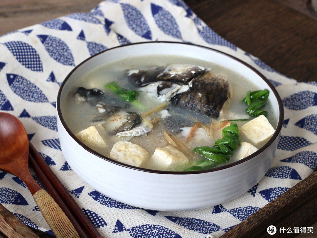 煮鱼头豆腐汤，豆腐不要直接放，多做一步，豆腐不碎，鱼汤更鲜美