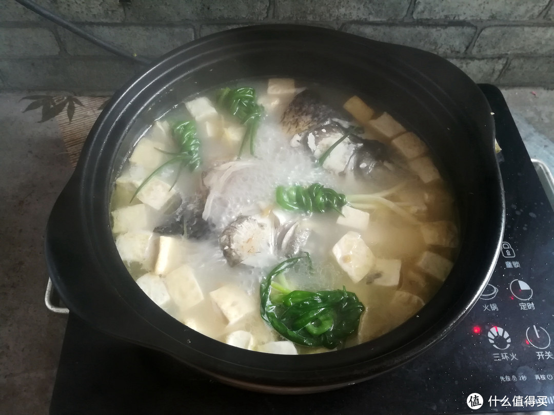 煮鱼头豆腐汤，豆腐不要直接放，多做一步，豆腐不碎，鱼汤更鲜美