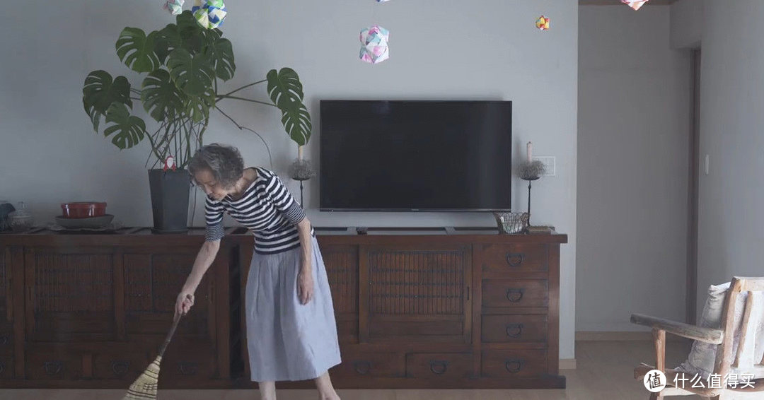 这位日本奶奶，坚持“随手清洁卫生”，住了30年的家，一尘不染