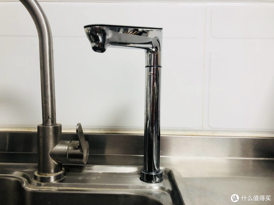 两秒出100度的水，家里的烧水壶都被迫下岗 九阳热小净净水器真方便