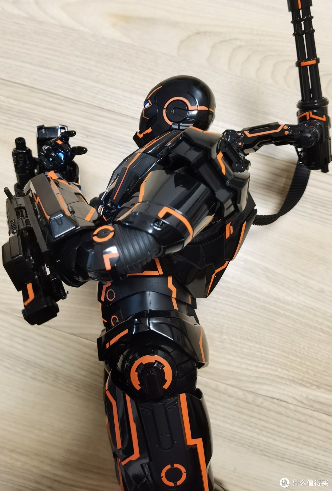 HOTTOYS战争机器1：6创战光速橙