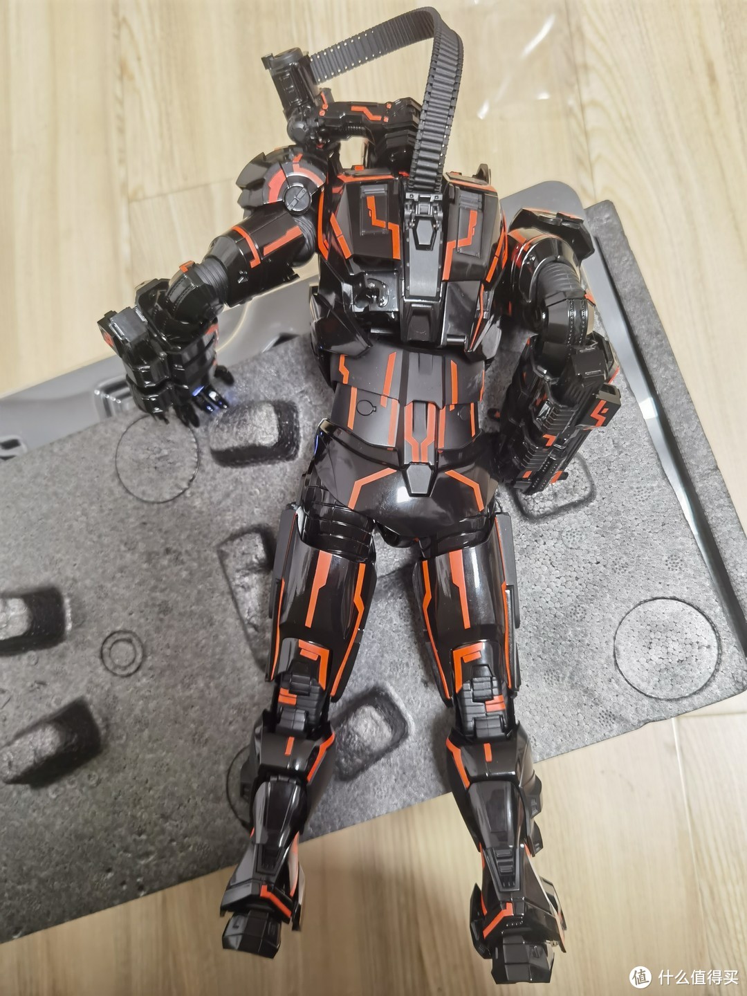 HOTTOYS战争机器1：6创战光速橙