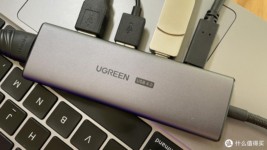40Gbps加持USB接口，绿联USB4扩展坞评测
