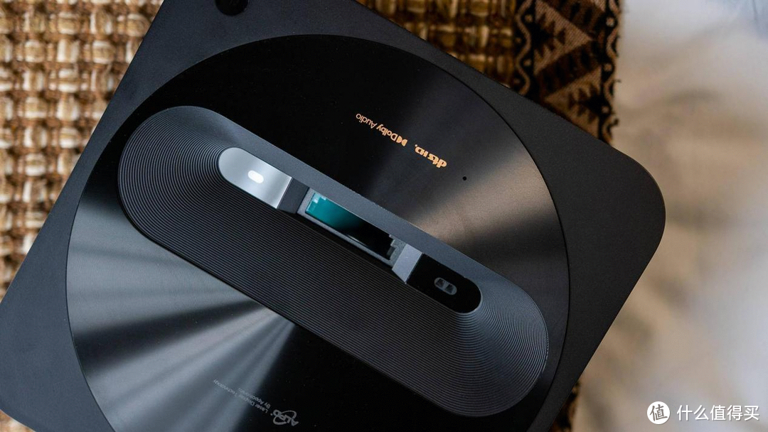 家用投影仪推荐峰米R1 Nano，卧室投影的最佳选择