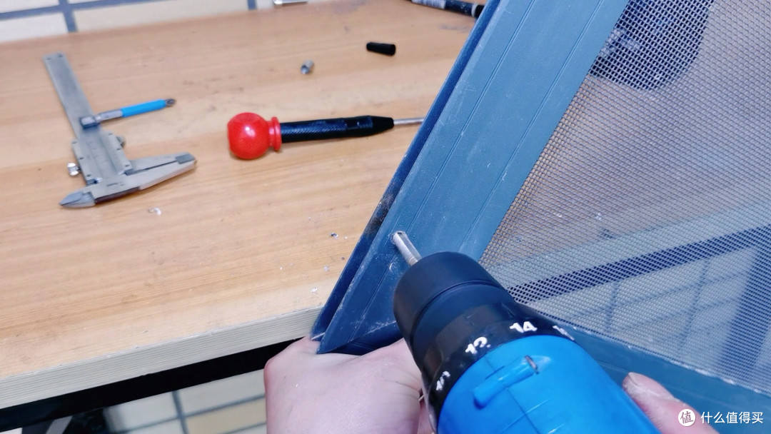 diy篇六十七反正闲着也是闲着南辕北辙法修复纱窗滚轮10块钱能解决的