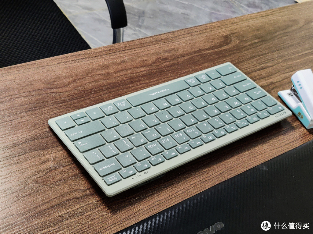 双飞燕飞时代剪刀脚蓝牙键盘FBX51C新体验：轻薄、舒适、稳健