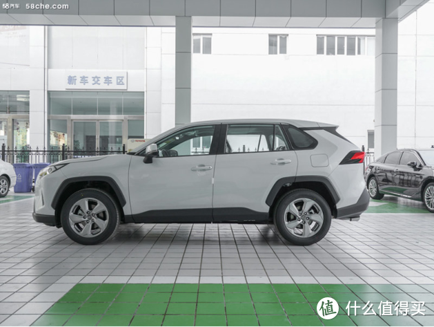 合资品牌紧凑型SUV如何选？第五代途胜L对比丰田RAV4荣放