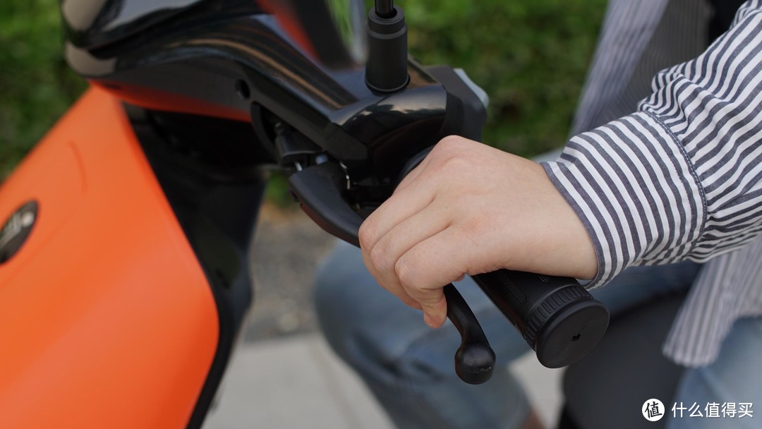 油价再涨也不怕、通勤出行安全省心：九号电动F90电动自行车分享