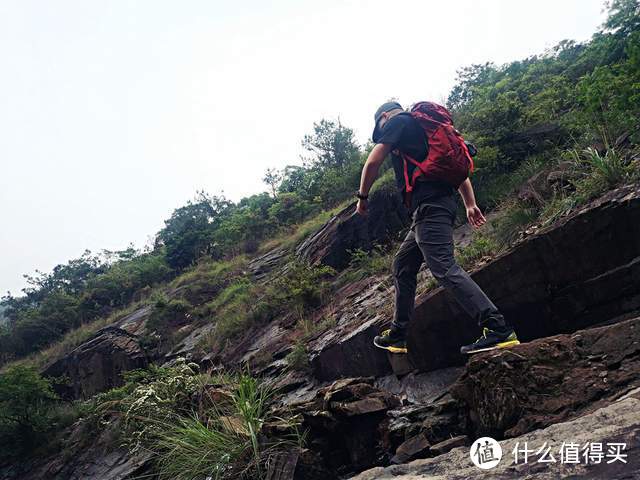 灵动清爽：黑冰夏日套装