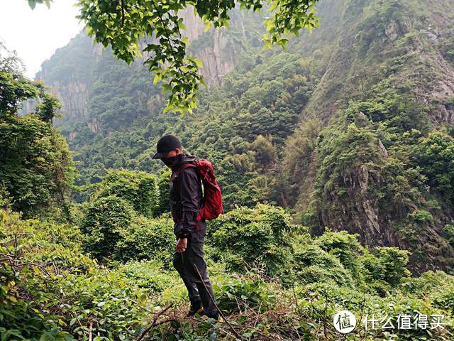 灵动清爽：黑冰夏日套装