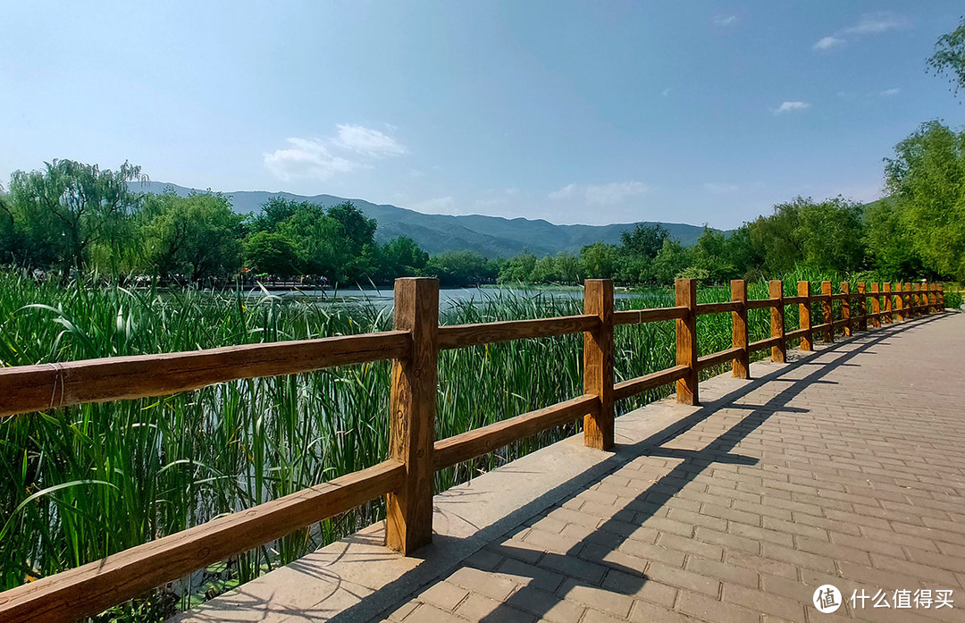 五一旅游，用手机拍摄国家植物园的美景