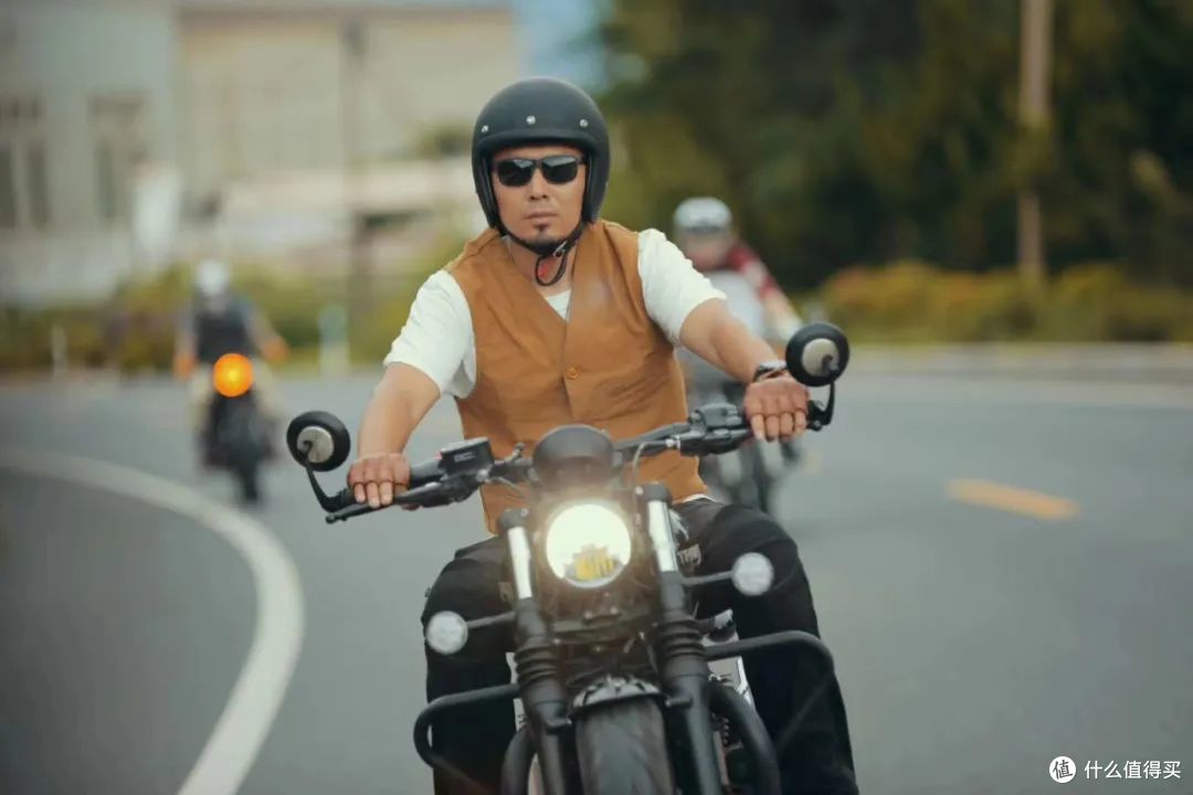 李昭庆一线城市导演如何平衡个人创作与商业拍摄