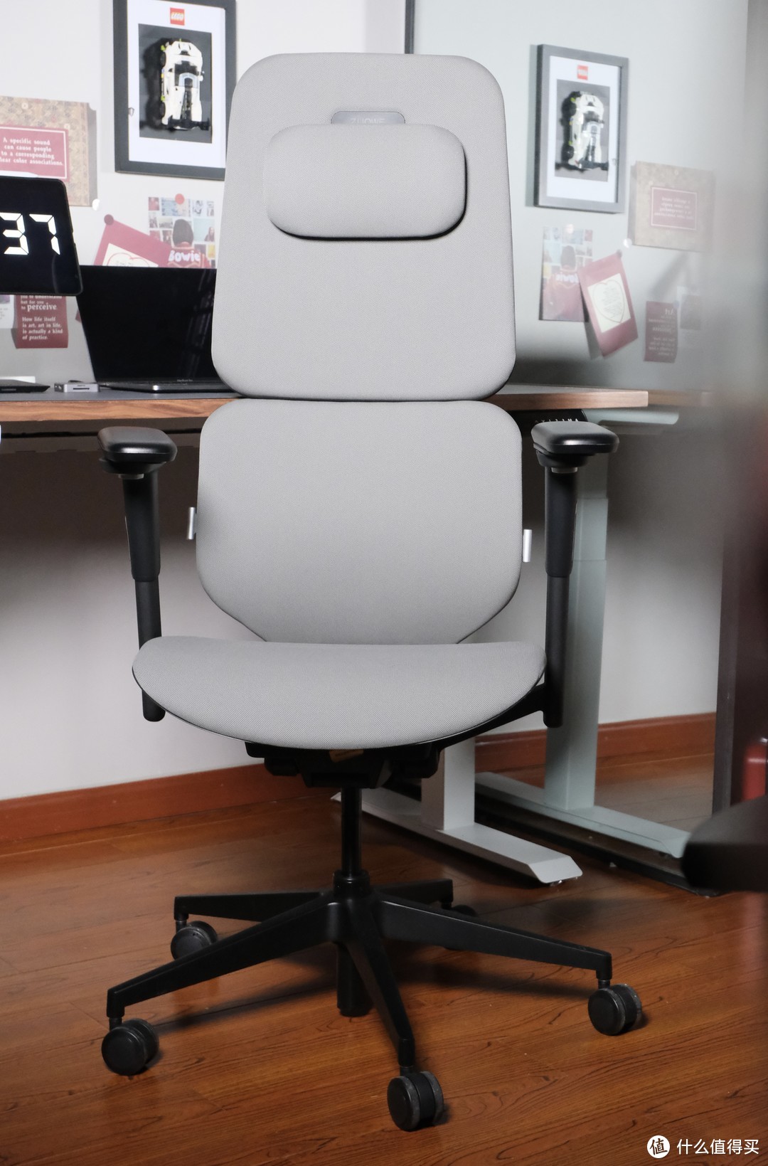 高颜值ZUOWE人机工学椅，让你拥有舒适的坐姿，告别腰肌劳损
