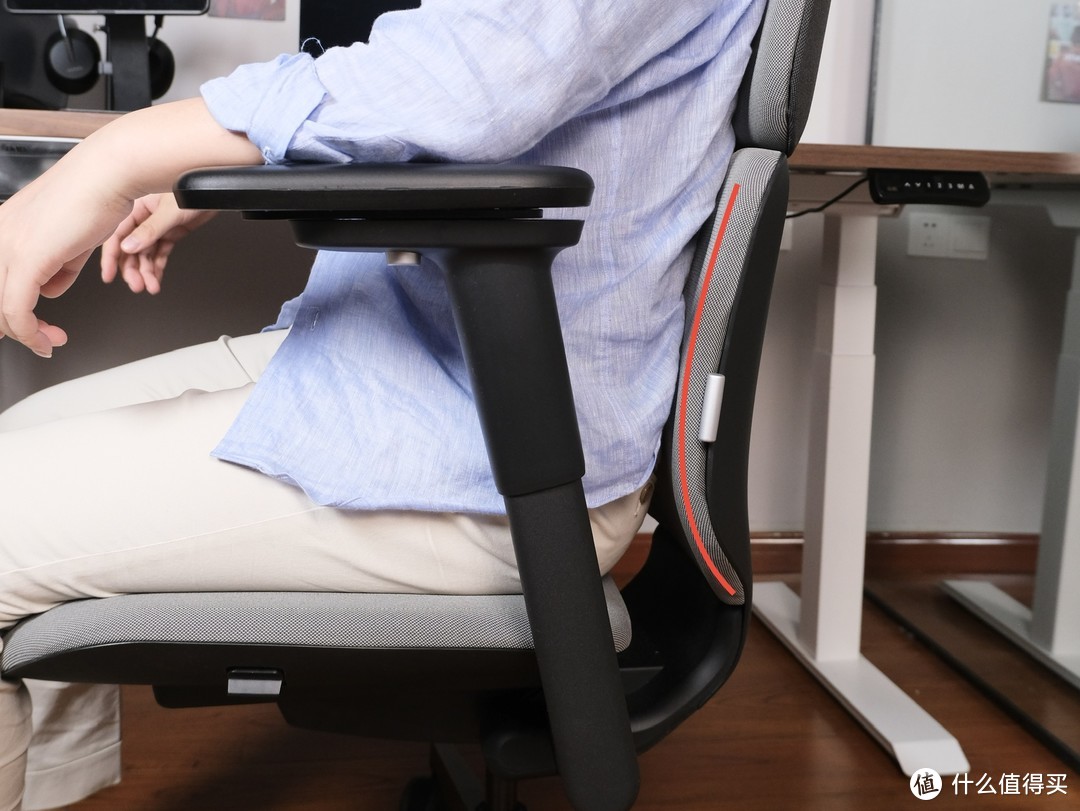 高颜值ZUOWE人机工学椅，让你拥有舒适的坐姿，告别腰肌劳损