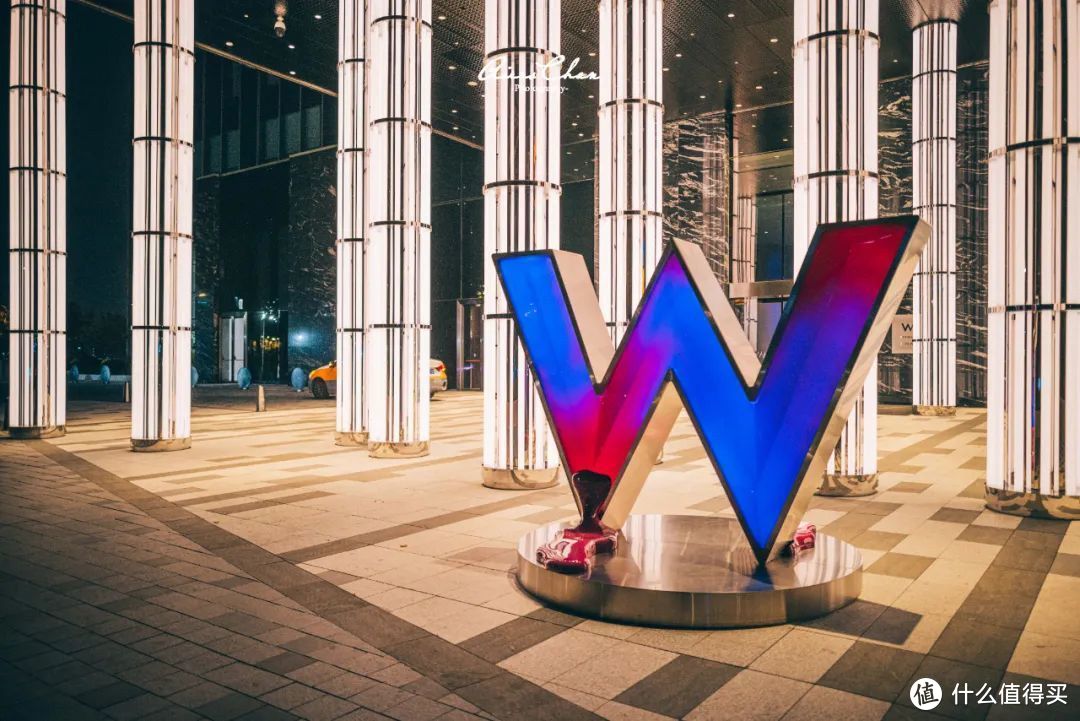 酷炫狂拽的W，在厦门造了一座流光溢彩的音乐花园