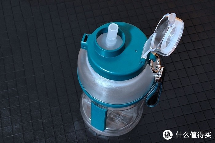 摩飞便携榨汁桶：随时补水，40秒鲜榨，喝出美美好肌肤！