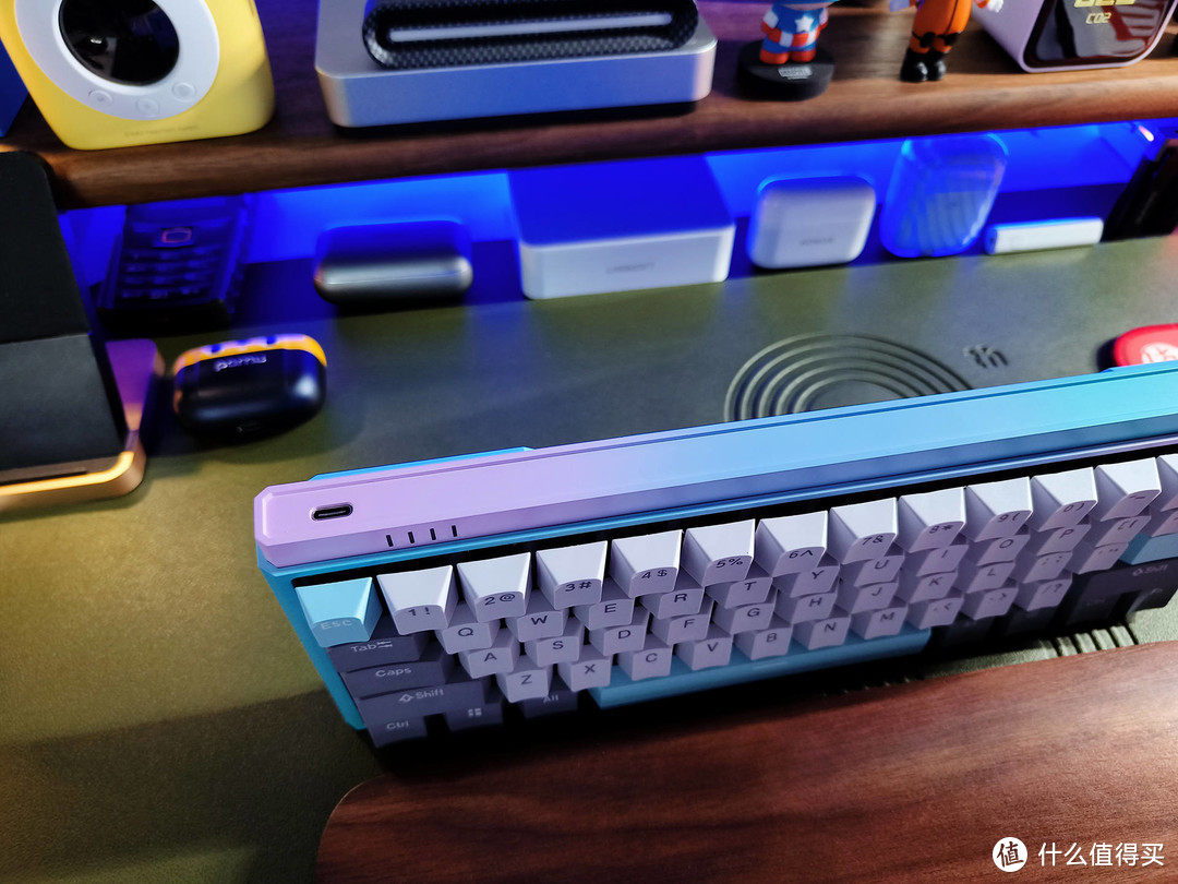 适合年轻人的第一把机械键盘，杜伽K330W颜值加持！网友：求上车！【桌面好物分享】