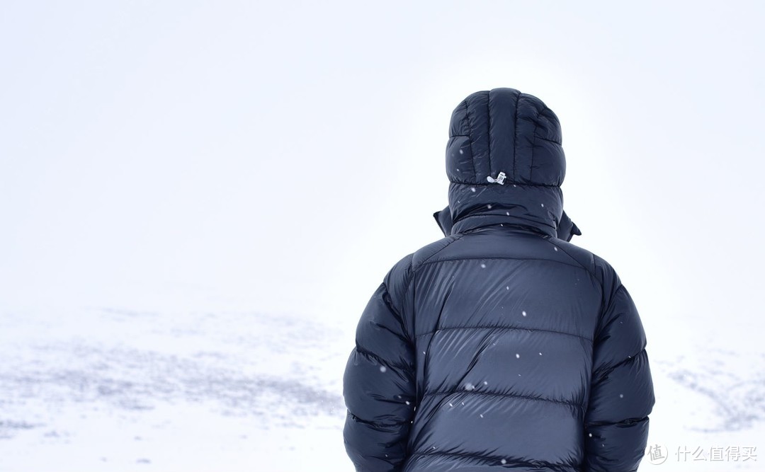 不可错过的国产900篷羽绒服——黑冰8732M冰天雪地体验