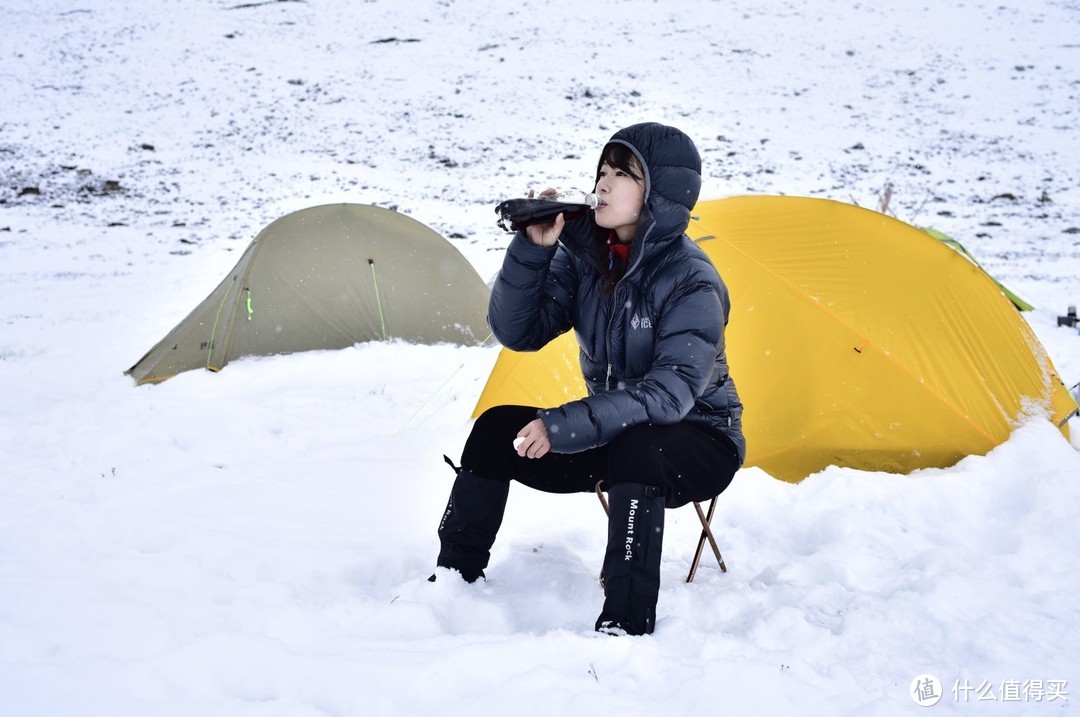 不可错过的国产900篷羽绒服——黑冰8732M冰天雪地体验