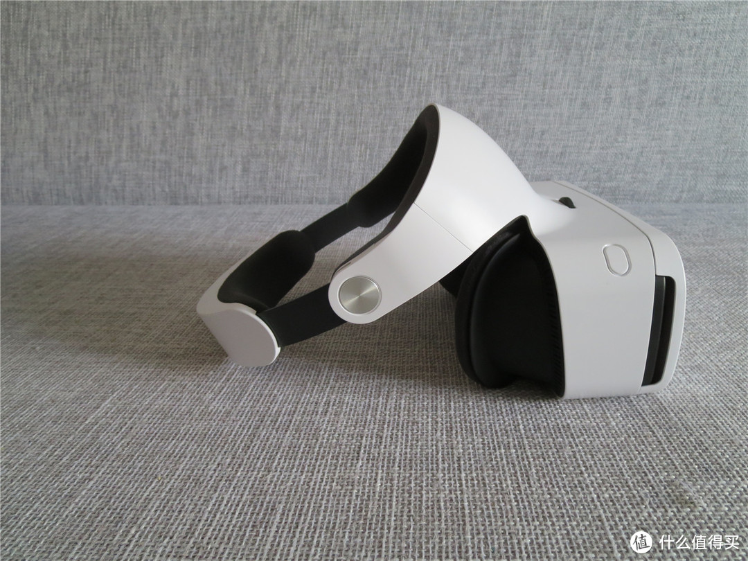 利用小米VR眼镜正式版低成本体验虚拟现实带来的沉浸感