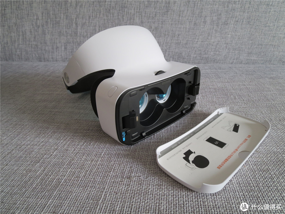 利用小米VR眼镜正式版低成本体验虚拟现实带来的沉浸感