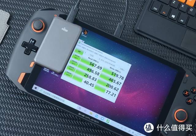 比名片还小的1TB不掉速移动固态硬盘！aigo S7 Pro上手评测