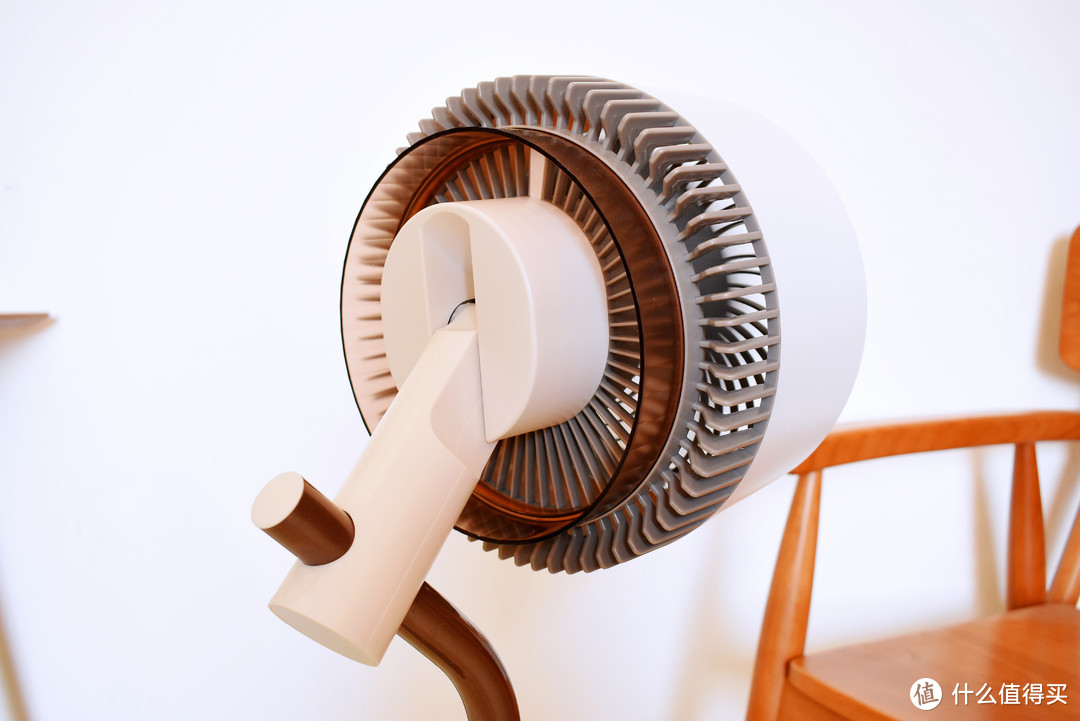 大宇F30空气循环扇：将落地灯与循环扇完美结合的家居艺术品，使用后幸福感爆棚