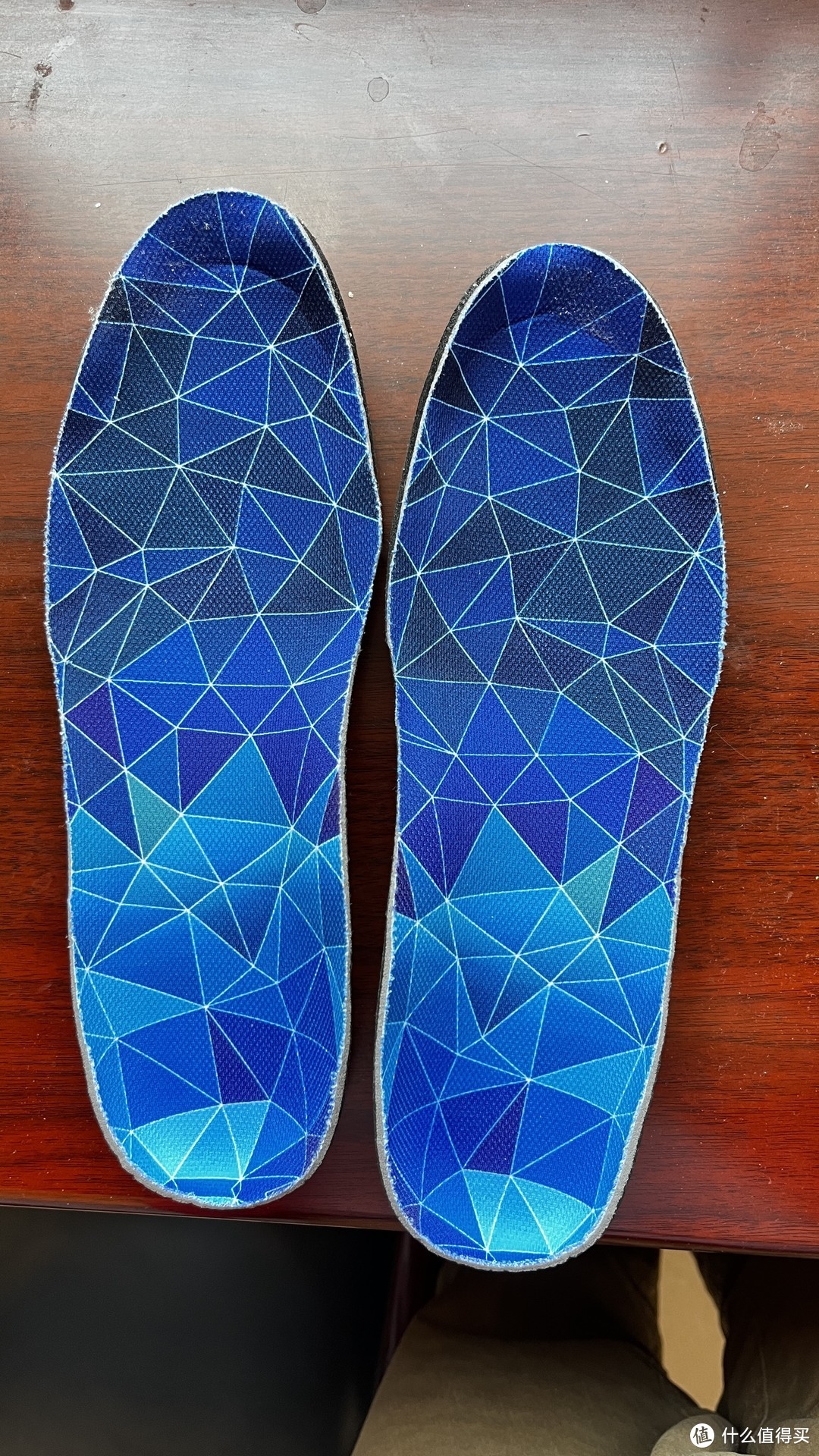 poron缓震抗扭转足弓支撑运动鞋垫使用心得