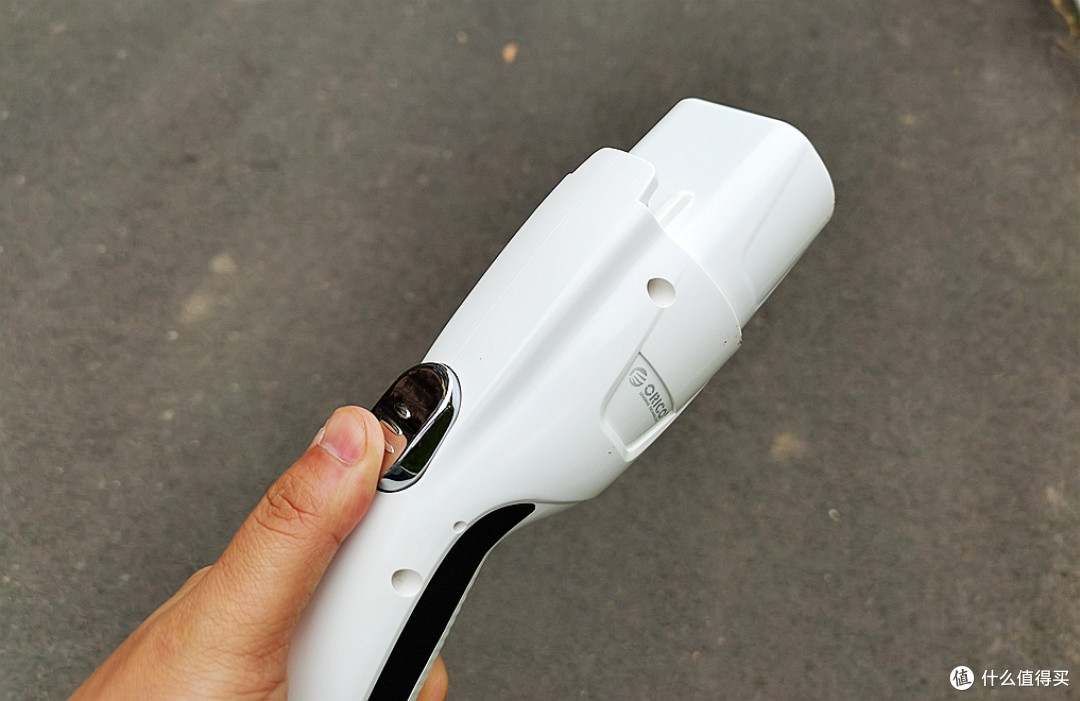 orico16a便携式充电枪为新能源车主的安全守护保驾护航