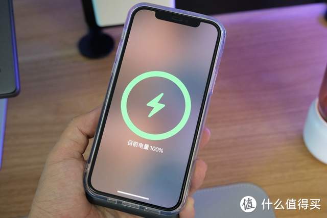 iPhone磁吸充电可不要让它“吃灰”，出门怎么甩都不怕掉