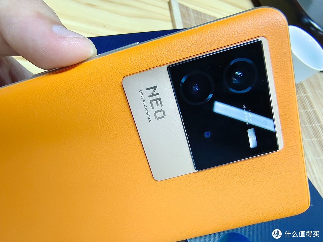 这台iQOO Neo6真是物美价廉！外观体验都不赖， 这手机可以冲