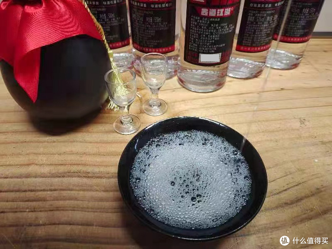 夏季喝酒，该喝白酒还是啤酒？原来差别很大，弄懂再喝身体少伤害