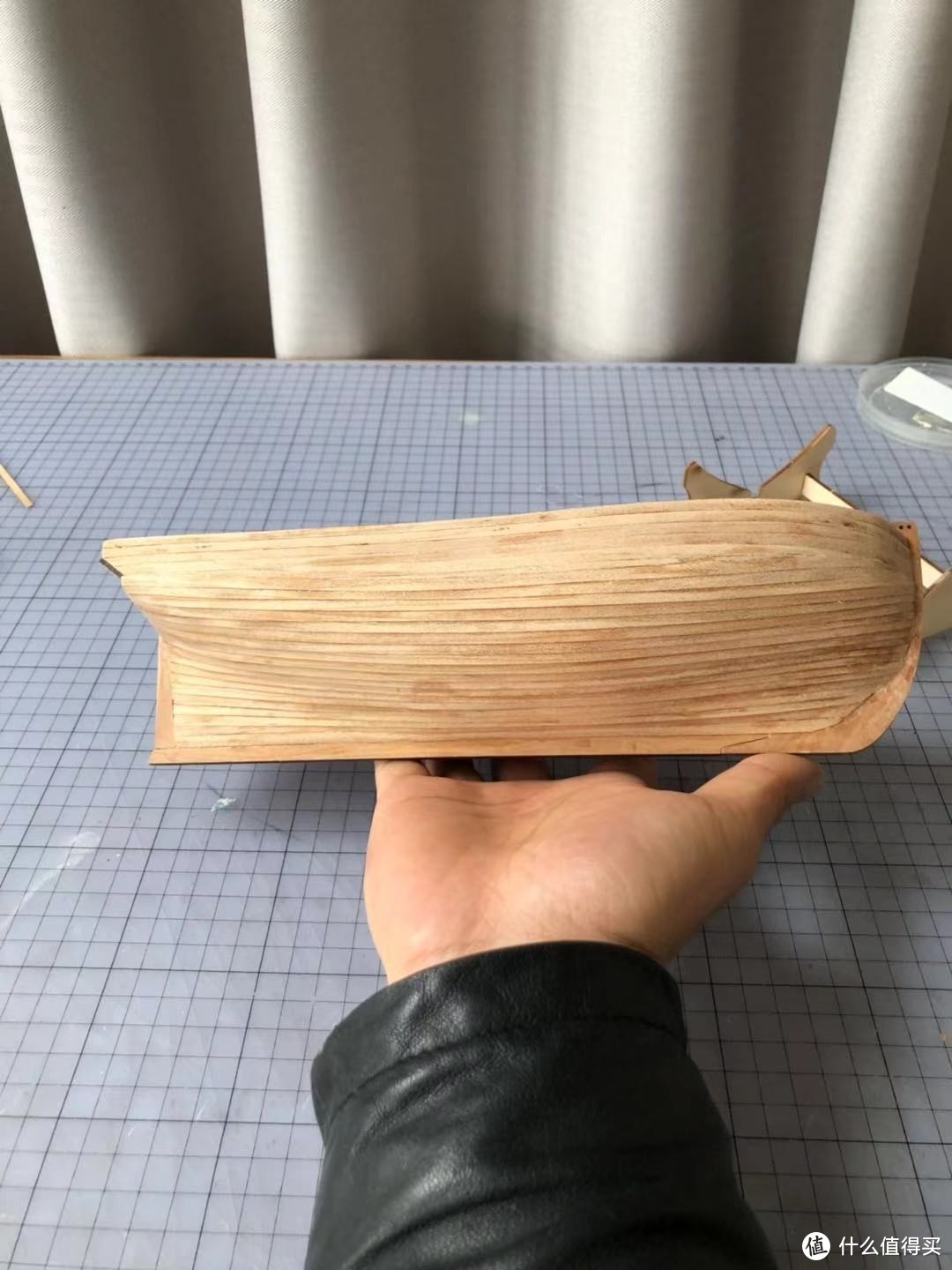 考虑传统蒙皮需要大量的计算,感觉还是鱼鳞壳相对容易些(因为误差可以