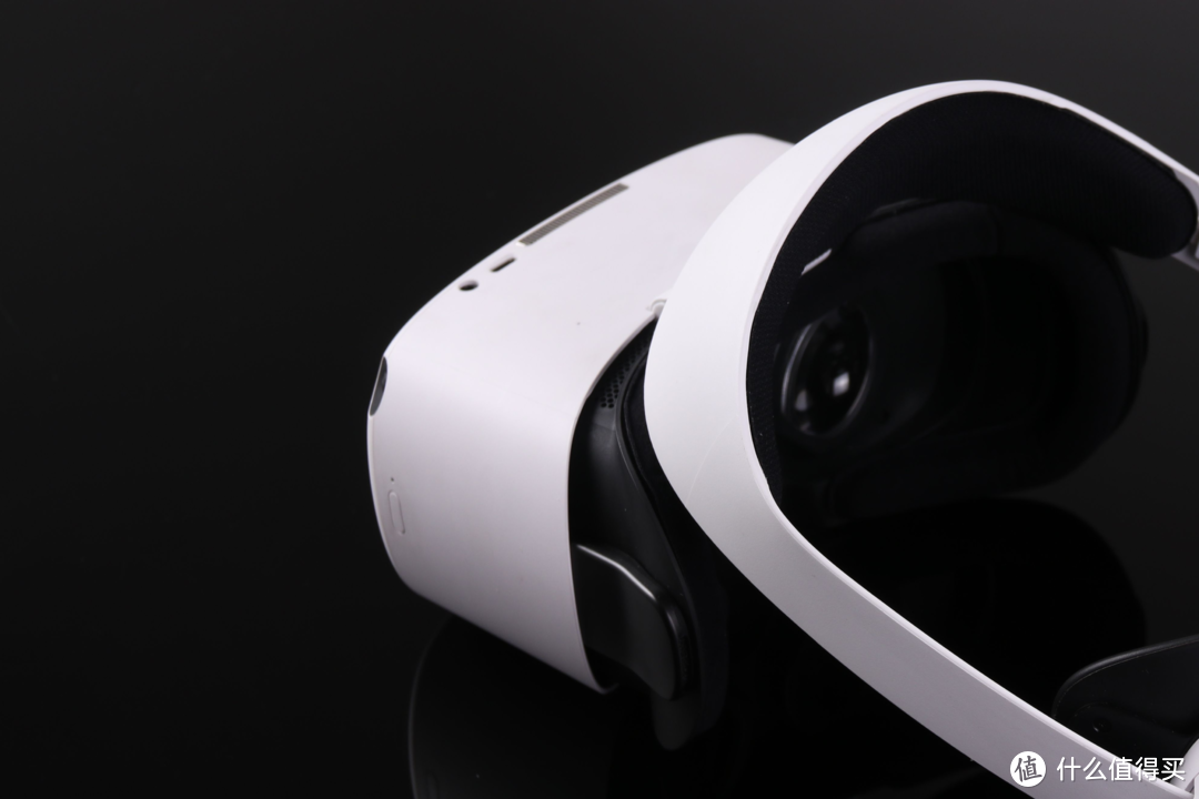 奇遇Dream Pro VR一体机，打造专属家庭影院